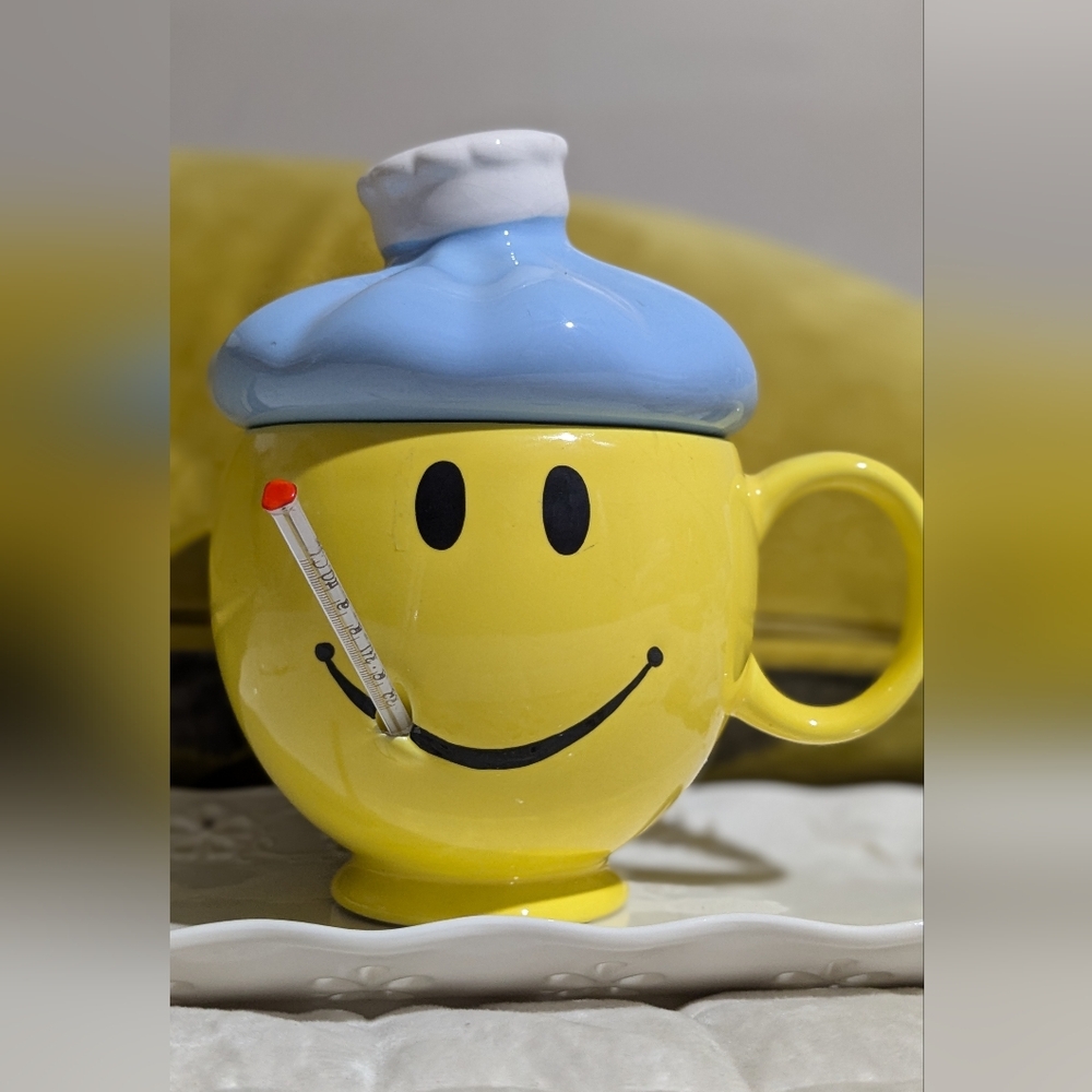 Vintage Yellow Smiley Face Mug Cup Ice Bag Lid Toy Thermometer Large Teleflora